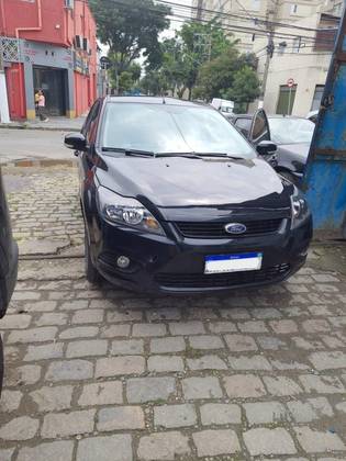 FORD FOCUS 1.6 GL 16V FLEX 4P MANUAL FORD FOCUS 1.6 GL 16V FLEX 4P MANUAL